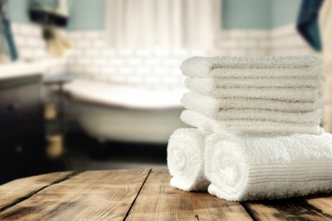 7 έξυπνες ιδέες για να αποθηκεύσεις τις πετσέτες του μπάνιου