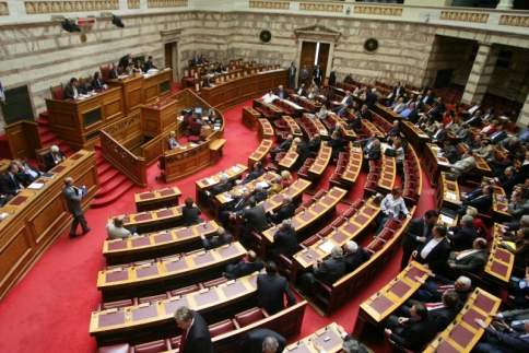 168 ναι, 132 παρών: Πρόωρες εκλογές στις 25 Ιανουαρίου
