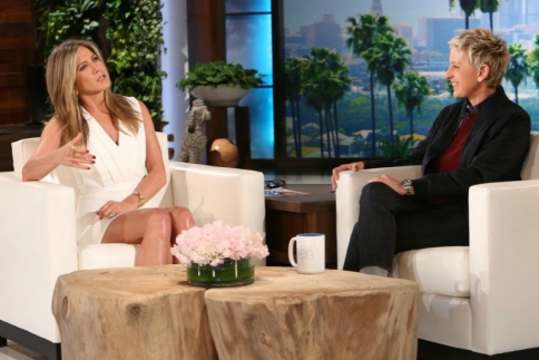 Η Ellen DeGeneres τρολάρει την Aniston που την αγνόησαν φέτος στα Oscars! (Video)