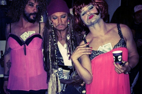 Αναγνωρίζεις τους διάσημους Έλληνες που βρέθηκαν σε Halloween party στο Los Angeles;