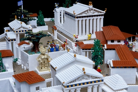 Η Ακρόπολη φτιαγμένη με τουβλάκια Lego