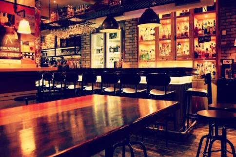 9ΒΗΤΑ Home Bar: Το bar στο Χαλάνδρι που θα γίνει δεύτερο σπίτι σου