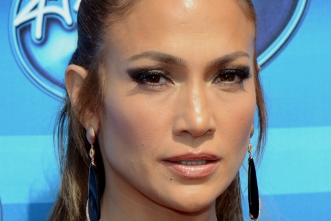 Ο διαφορετικός τρόπος της Jennifer Lopez για γατίσια μάτια