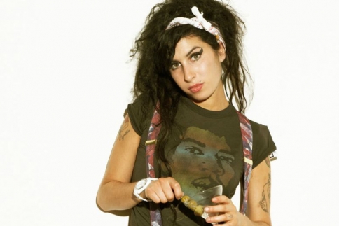 Amy Winehouse: 4 χρόνια μετά τον αιφνίδιο θάνατό της, το #FollowMe θυμάται το φαινόμενο Amy!