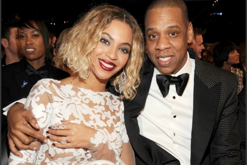 O Jay Z γιορτάζει την επέτειό του με την Beyoncé ποστάροντας video από το γάμο τους