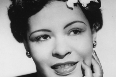 Billie Holiday: Σαν σήμερα πριν 101 χρόνια γεννήθηκε η μεγάλη ντίβα της τζαζ