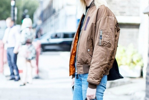 Bomber jacket : 6 stylish τρόποι για να το φορέσεις από το πρωί έως το βράδυ