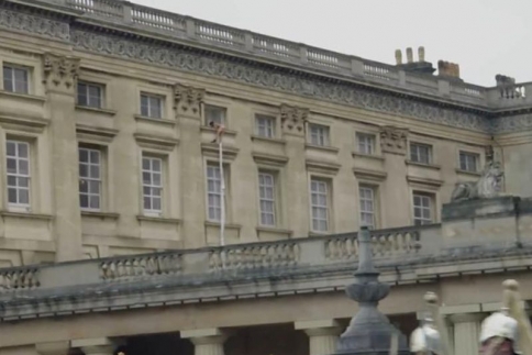 Buckingham Palace: Πλαστό το video με τον γυμνό άντρα