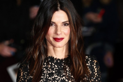 Sandra Bullock: Αναδείχθηκε η ομορφότερη γυναίκα στον κόσμο!