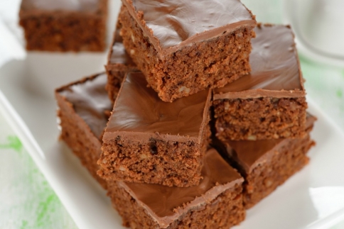 Γλυκιά αμαρτία: Σοκολατένιο κέικ σε τετράγωνα