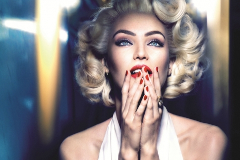 Candice Swanepoel: Εκθαμβωτική ως Marilyn Monroe στη νέα καμπάνια της Max Factor