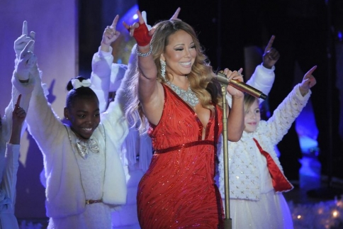 Στα δικαστήρια η Mariah Carey για κακομεταχείρηση της βοηθού της!