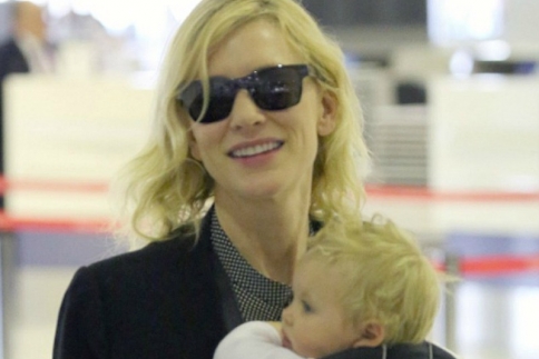 Cate Blanchett πόσο γλυκούλι είναι το παιδάκι σου!
