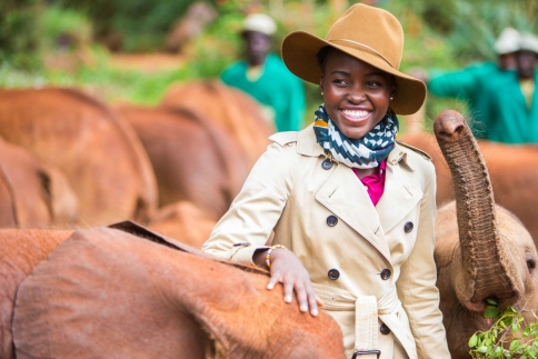 Lupita Nyong'o: Μια star με φιλοζωϊκά αισθήματα και ευαισθησίες