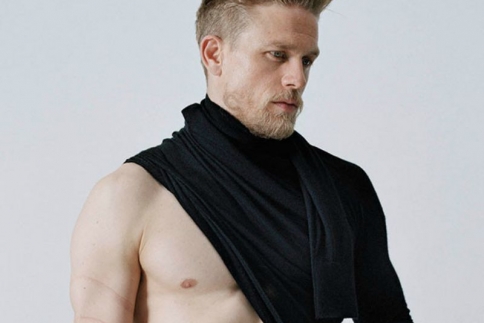 Charlie Hunnam εσύ έπρεπε να είχες παίξει τον Christian Grey!