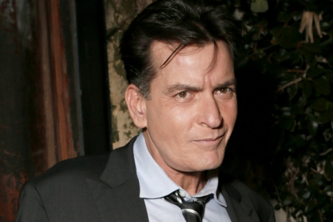 Charlie Sheen: Είμαι φορέας του ιού HIV 