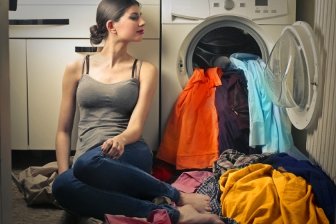 Μη χαλάς όλη τη μέρα στις δουλειές: Εύκολα τρικ για το πλύσιμο των ρούχων