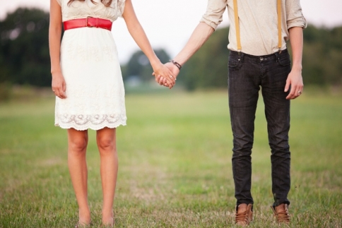5 περίεργα πράγματα που κάνουν τα ζευγάρια που είναι σε μακροχρόνια σχέση