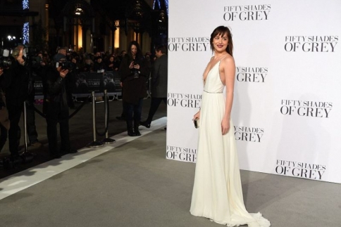 Dakota Johnson: Η νέα αποκαλυπτική εμφάνιση της πρωταγωνίστριας του 50 Shades Of Grey