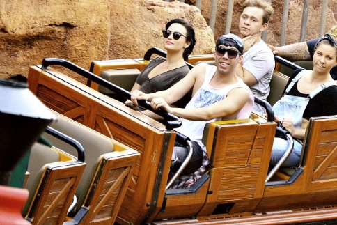 Demi Lovato: Ξεφάντωμα στην Disneyland