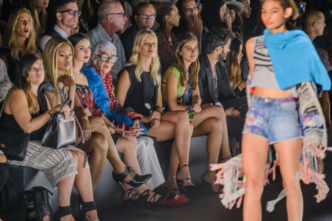 Κορίτσια άρχισε η New York Fashion Week! Τι θα φορέσουμε φέτος