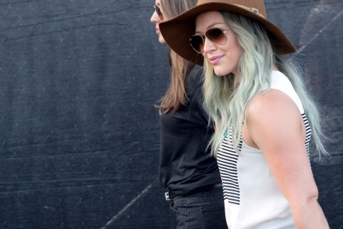 Hilary Duff: H νέα της εμφάνιση με τα πράσινα μαλλιά
