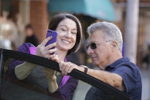 Dustin Hoffman: Selfie στους δρόμους του Beverly Hills