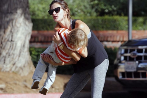 Η Alessandra Ambrosio είναι μια supermom