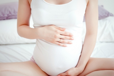Εγκυμονούσες: Αυτά πρέπει να έχει το νεσεσέρ σας πριν φύγετε για το μαιευτήριο