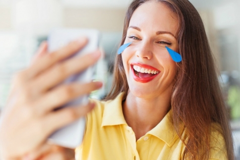 Γιατί επικοινωνούμε με Emojis; Είναι καλύτερα από τις λέξεις;