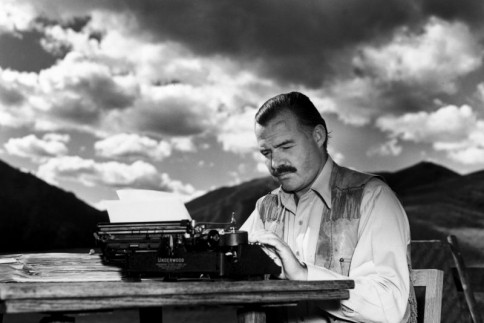 Ernest Hemingway: Η περιπετειώδης ζωή του νομπελίστα είναι γεμάτη εκπλήξεις!