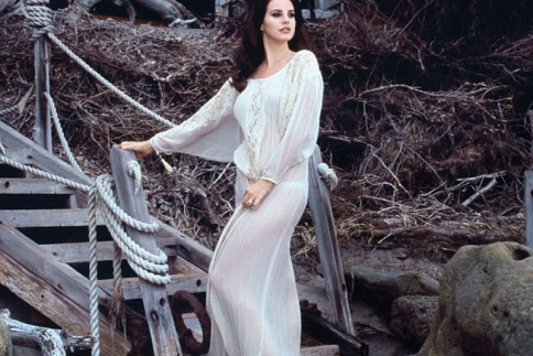 Η Lana Del Rey εκτός από ταλαντούχα είναι και super sexy