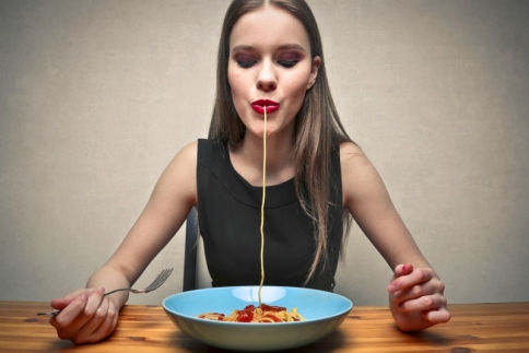 Τεστ προσωπικότητας: Τι φανερώνει για το χαρακτήρα σου ο τρόπος που τρως;  
