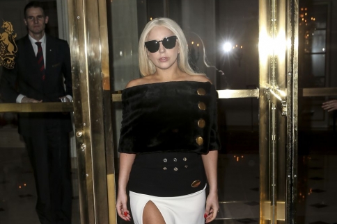 Lady Gaga: Η λαμπερή της εμφάνιση στο Παρίσι
