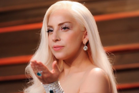 Lady Gaga: Οι γείτονες κάνουν παράπονα για τους θαυμαστές της!