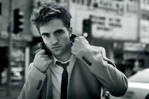 Ο Robert Pattinson θα ανακοινώσει πως είναι gay;