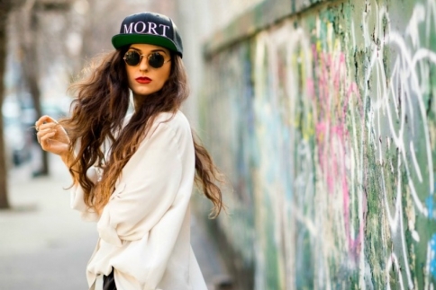 Αξεσουάρ για τα μαλλιά : 11 stylish καπέλα για όλες τις ώρες 