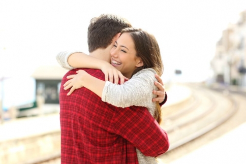 6 λόγοι που θα σε πείσουν να αγκαλιάζεις περισσότερο...  
