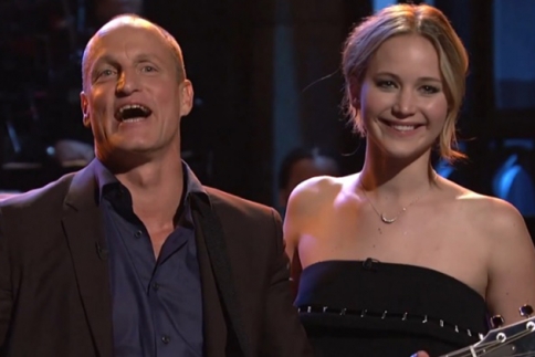 Το cast του Hunger Games διακωμωδεί το τραγούδι Blank Space της Taylor Swift