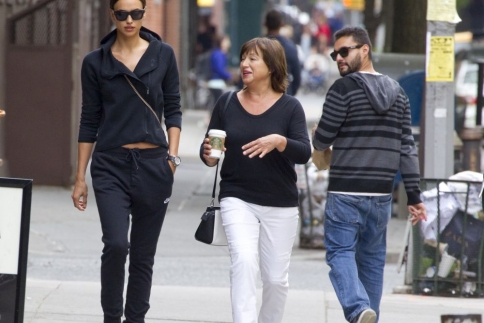 Irina Shayk: Catwalk στους δρόμους της Νέας Υόρκης