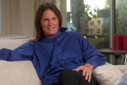 Bruce Jenner: Οι άντρες στηρίζουν την απόφαση του να γίνει γυναίκα βάφοντας τα νύχια τους