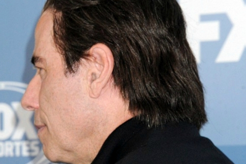 John Travolta: Έβαλε περουκίνι που βγάζει μάτι (Photos)