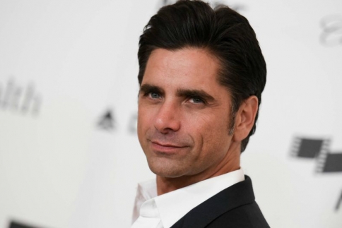 Male Wednesday: Θέλω γάμο αλά ελληνικά με τον John Stamos