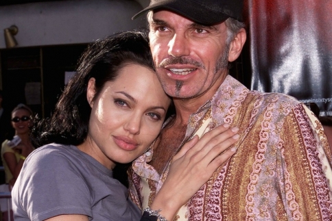 Ο Billy Bob Thornton αποκαλύπτει πως αντάλλαξε το αίμα του με την Angelina Jolie!