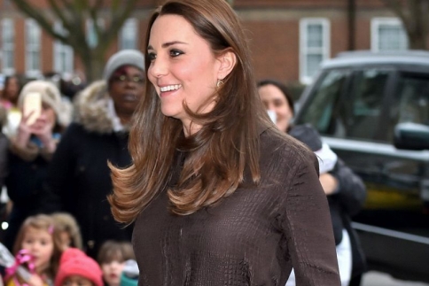 Κάντο όπως η βασίλισσα: H Kate Middleton με φουστάνι 66 ευρώ