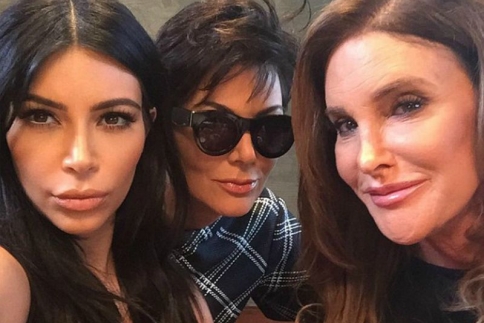 Eνωμένο μέτωπο: Kris και Caitlyn Jenner βγάζουν selfie! Απίστευτο;