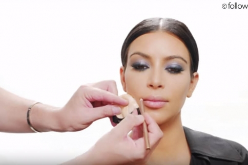 Θέλεις πιο ζουμερά χείλη; Ο makeup artist της Kim Kardashian σού δείχνει τον τρόπο