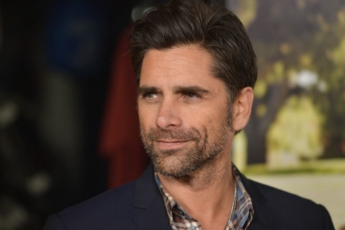 John Stamos : Reunite με τους Beach Boys!