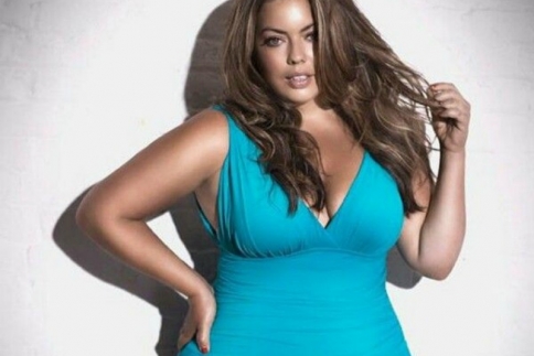 Ένα plus size μοντέλο λέει την συγκλονιστική του ιστορία