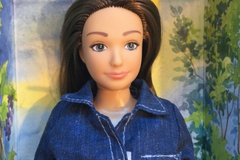 Lammily: Μία Barbie πραγματικών διαστάσεων με κυτταρίτιδα